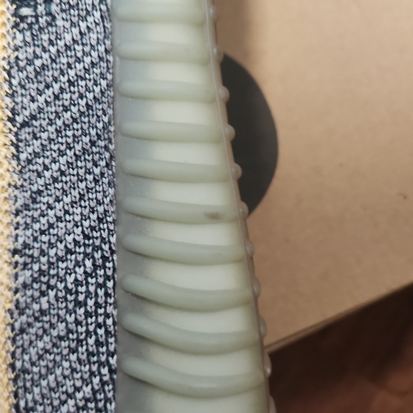 SOLD!!! Yeezy 350 V2 "Ash Blue"! ๐๐๐ - Picture 6 of 13